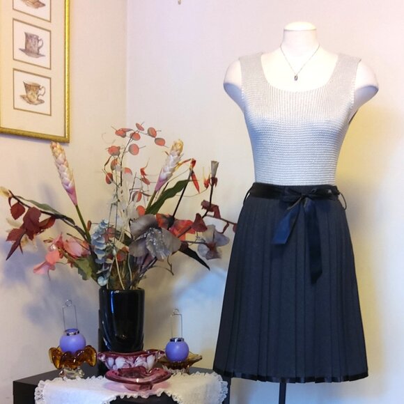 NWT SIMON CHANG Well Tailored High-quality Gray Pleated Lined Skirt Lightweight - Picture 7 of 10